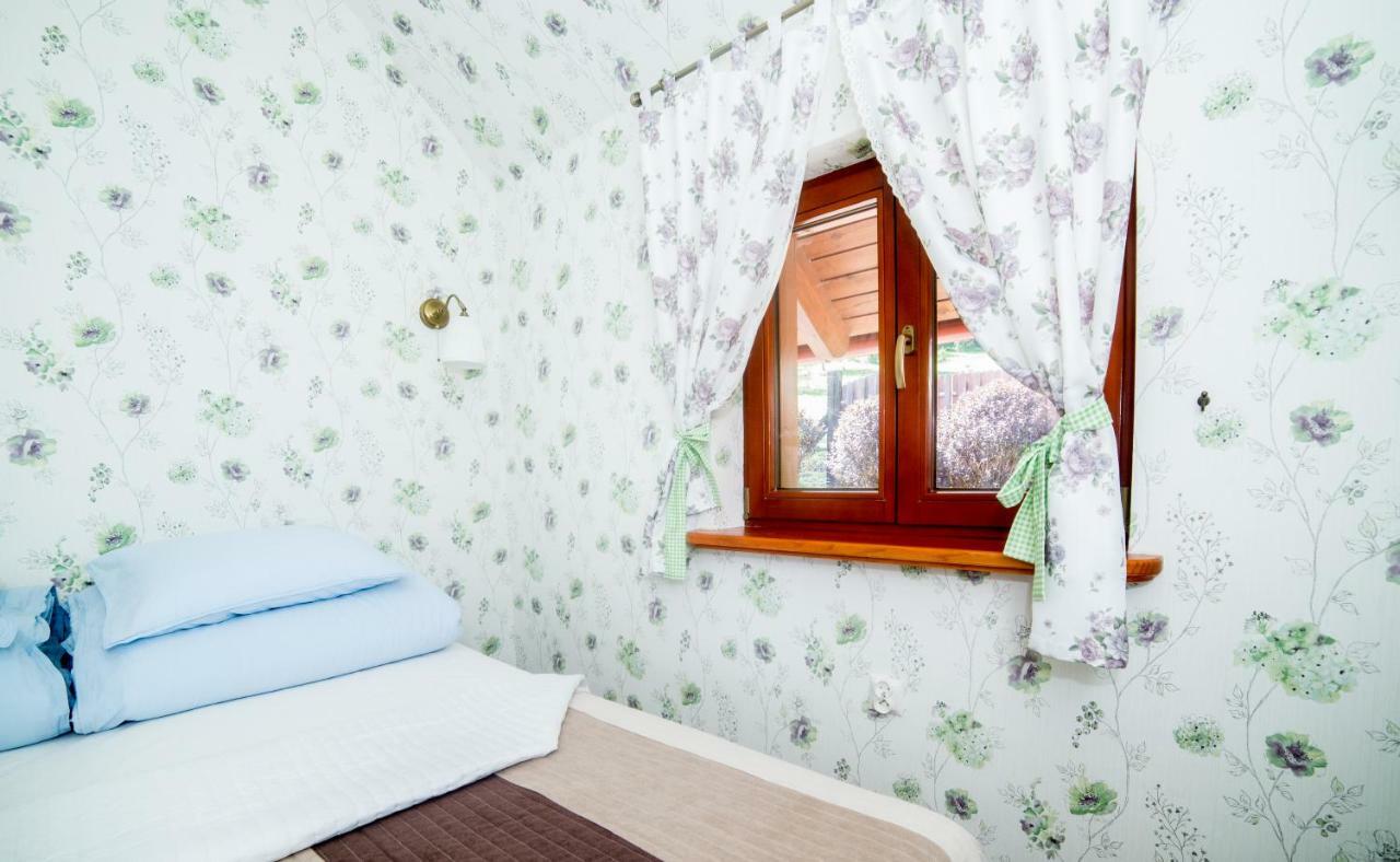Apartamenty Romanowka Raszow Exterior photo